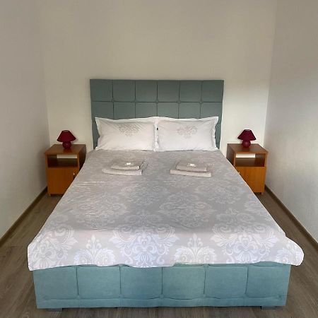 Apartament Apartament Cristian Orszowa Zewnętrze zdjęcie