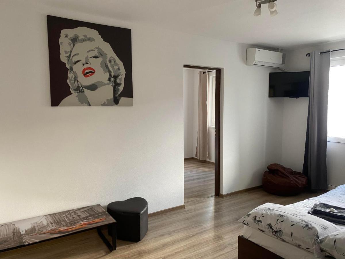 Apartament Apartament Cristian Orszowa Zewnętrze zdjęcie