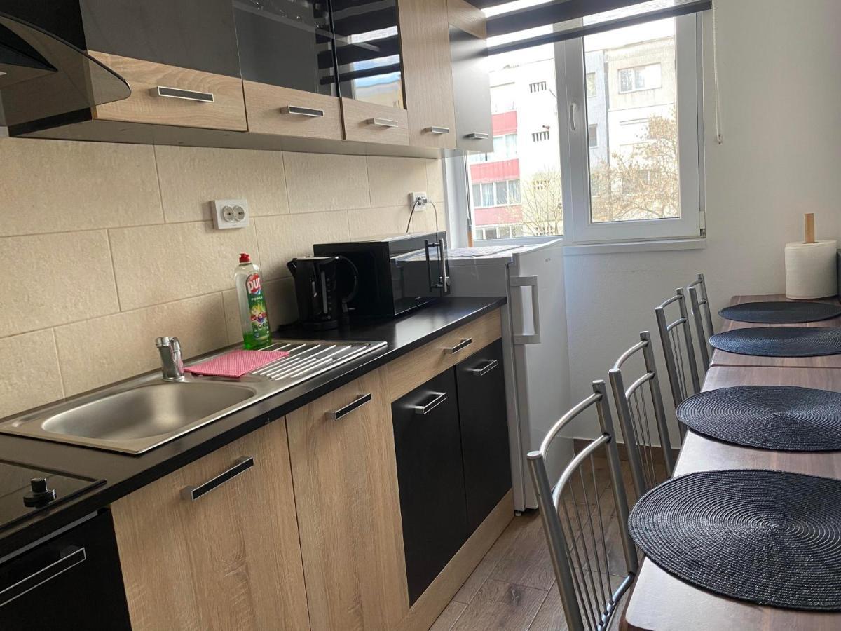 Apartament Apartament Cristian Orszowa Zewnętrze zdjęcie